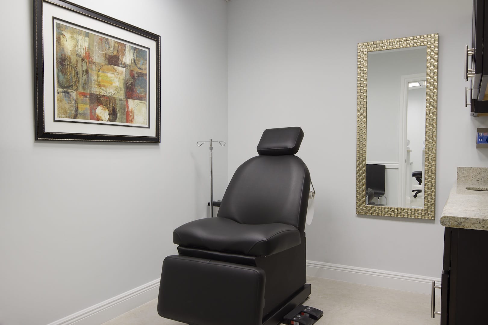 Thomassen Plastic Surgery Our Office